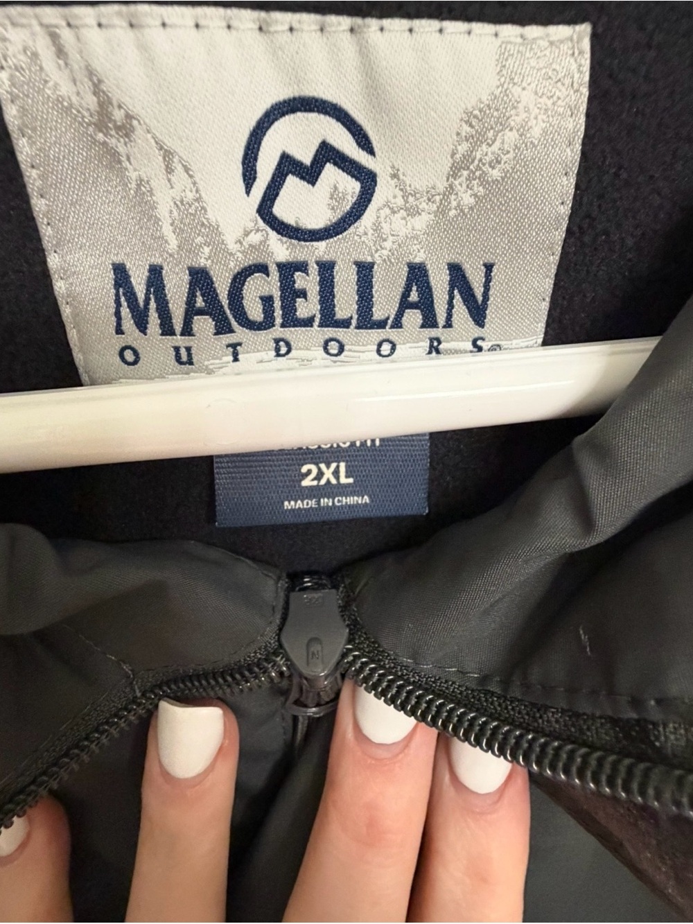 Magellan Outdoor Men’s 2XL Insulated Hooded Jacket Gray/Black Water-Res. Coat - Picture 3 of 3